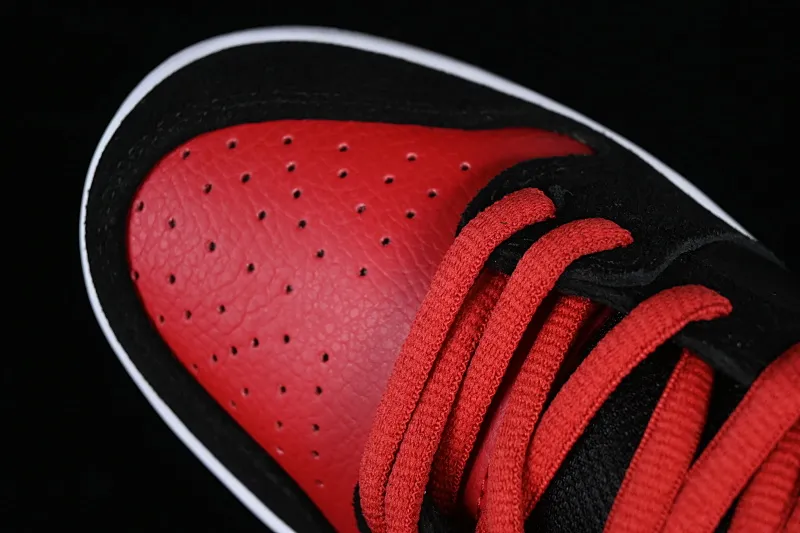 All categories Nk SB Dunk series Nk SB Dunk Low low-top sneakers Nk SB Dunk Low Pro black and red SB smashed backboard fashion casual sneakers 304292-039